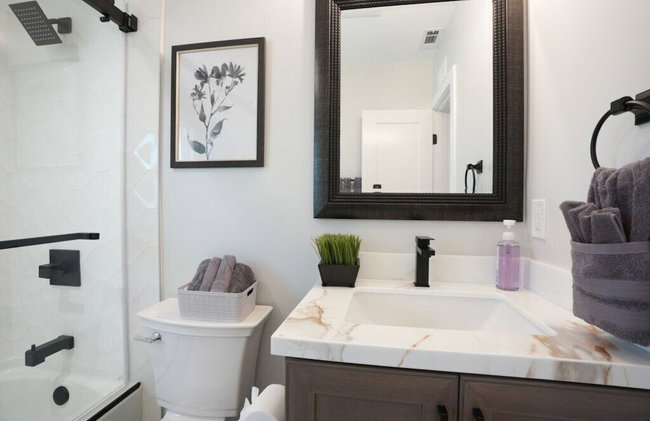Beautiful Home with 4 bedroom, 2 bathrooms-full amenities - Foto 82