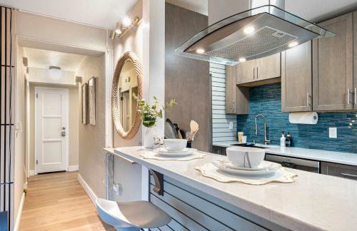 Downtown Seattle Corner Unit with Skyline Views - Photo 9