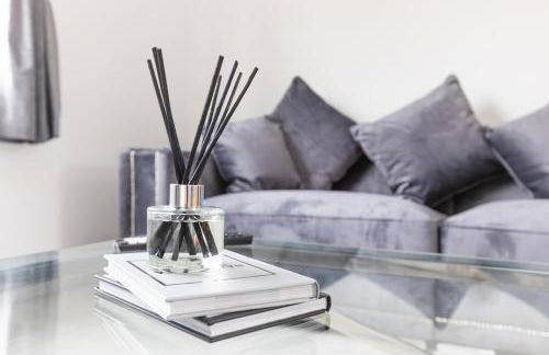 4 Bed Home sleeps 7 close to Cheshire Oaks Princes Rd - Photo 15