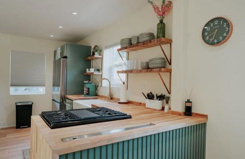 The Charlotte House With Soaking Tub, Arcade Game, Firepit - Foto 30