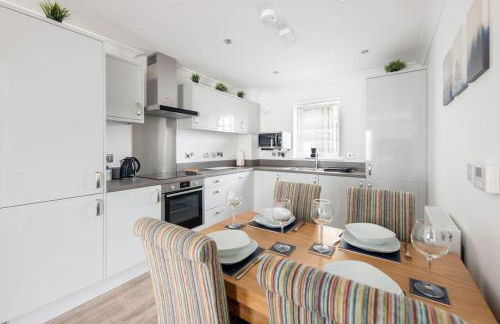 Modern Ground Floor Apartment in Tornagrain - Photo 9