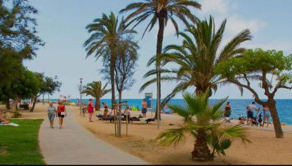 Apartamento con Terraza,Piscina,Playa y Aire acondicionado - Photo 2