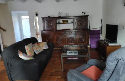 Maison en pierres au cœur d'un village Ardéchois - Photo 2