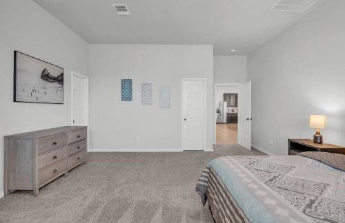 Luxury Retreat in Serene Surroundings, 4 Bedrooms Corporate House, Entire house with full amanities, Convenient location Near Medical Centers and Downtown - Foto 43