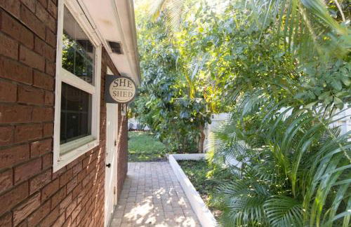 NEW Hugh St Hideaway with Pool - Photo 26