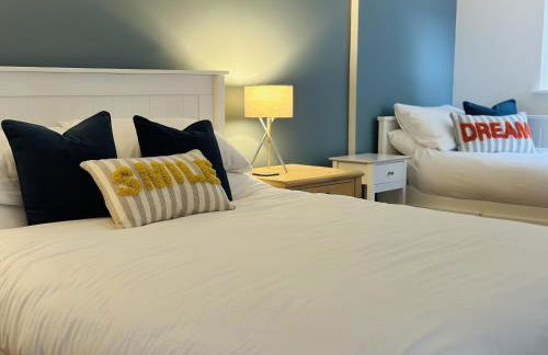 Bromholme Cottage Bacton - Sleeps 10, hot tub, close to beach - Photo 7