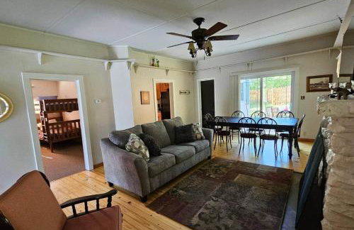 Farmhouse Retreat - Sleeps 10 - 1hr from STL - Foto 5