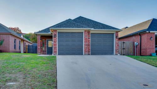 1 Mi to Historic Dtwn Weatherford Home with Yard - Foto 4