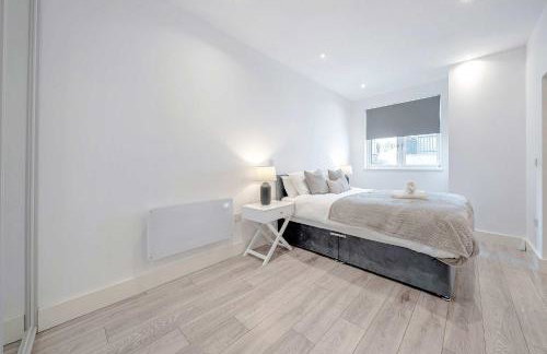 Luxurious 2BR Flat Perfect For Business Relocators By Charles Richardson ltd Short Term Rentals Couldson - Foto 13