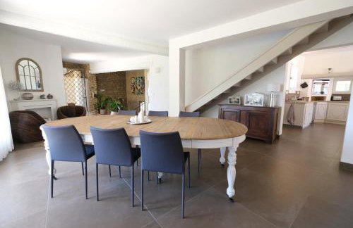 Slpendid villa with heated pool and Jacuzzi for 12 people in Saint-chamas - Foto 18