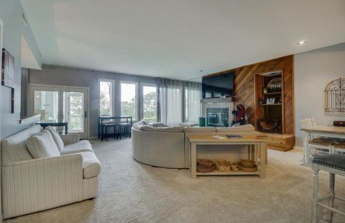 All-Season Fun! Wintergreen Resort Condo with Views - Foto 6