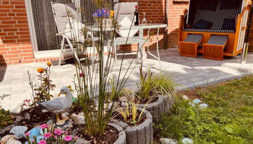 SeeLund - Meeresrauschen lauschen - ruhiges sonniges Apartment mit Garten und Terrasse nahe Strand und Ostsee - Foto 5, Garden, Garden view