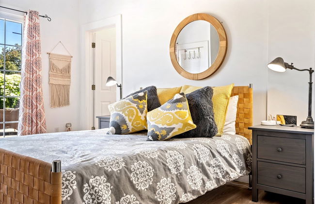 Beachwood Getaway Sleeps 10! - Photo 13