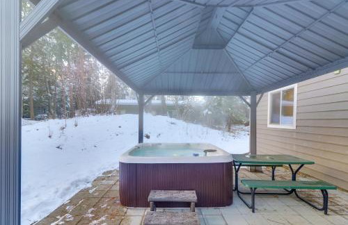 Columbia Falls Private Retreat Pool Table and Deck! - Foto 29