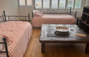 Charming Apt at the heart of Richmond London plus parking - Foto 9