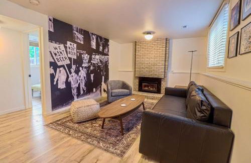 New cozy Fall foothill retreat in Boulder - Photo 6