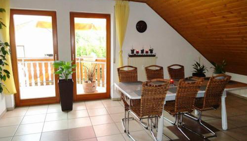 Ferienhaus Baier Wohnung mit Balkon und Schwedenofen für gemütliche Abende am Kamin - Foto 2