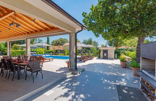 Villa Romansa Miljevci near Krka National Park - Photo 7