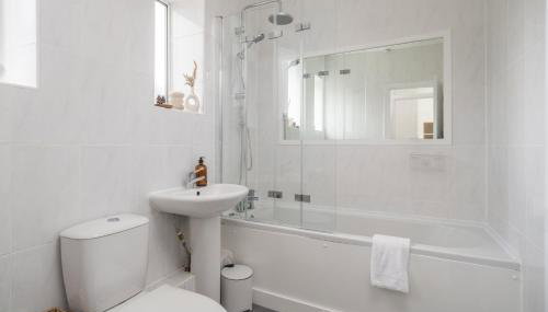 NEW! Cosy Flat - Free Secure Parking - Wapping Station - Foto 3, towels, Shower