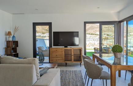 PANORAMIC pool & mountains house - Foto 14