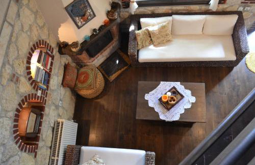 Artemis Stone House - Photo 9