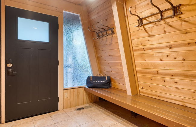 Lundy Bearden Serene Tahoe Retreat With Deck Fireplace and Forest Views - Foto 22