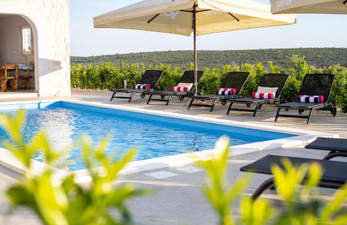 Villa Roza s privatnim grijanim bazenom i jacuzzijem - Foto 48