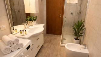 Lucens Domus Appartamento Roma quartiere Trieste - vicino Metro b1 - - Foto 4, towels, Shower