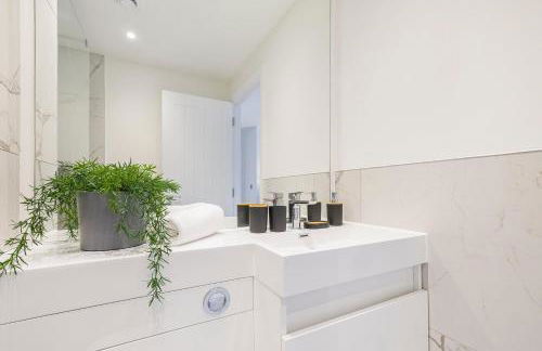 Stylish 2BR 2BA Flat in Gravesend Sleeps 4 - Foto 51