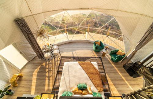 Deluxe Stargazer Dome Retreat in Stunning Nature - Photo 1