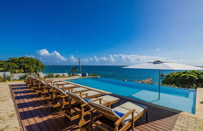 Beachfront Villa w Pool Sleeps 16 Dining Tub - Foto 1