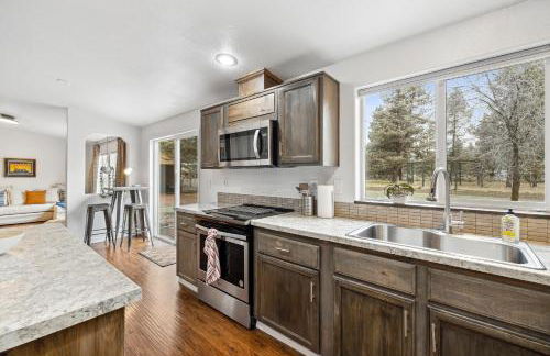 Black Moose - Pet friendly - Trailer parking - Wood stove - Single level - Photo 17