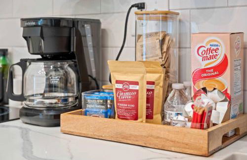 1BR with Parking - Walk to Convention Center & Stadiums - Foto 4