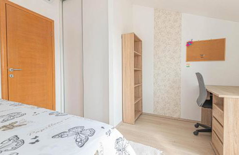 Awesome Home In Ruzic With Jacuzzi - Foto 35