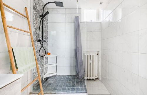 Le Steel-Appart Cosy-Parking-WIFI-NETFLIX - Foto 8