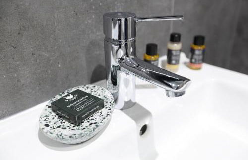 Declaration Suite - Photo 14