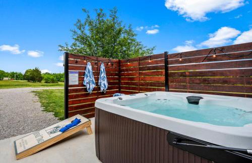 Spacious Home 4BR Fire Pit, Patio Hot Tub - Foto 3