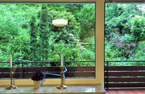 Apartment - zentrumsnah, eigener Parkplatz und großer Balkon ins Grüne - Foto 2