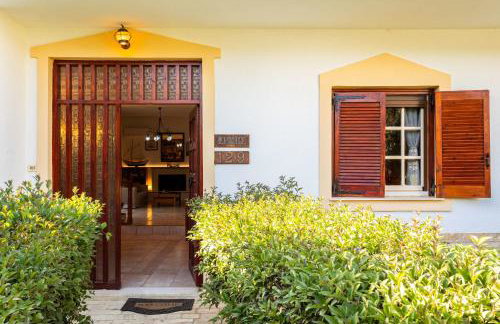 Avia's Seaside Hideaway with Lush Garden - Foto 37