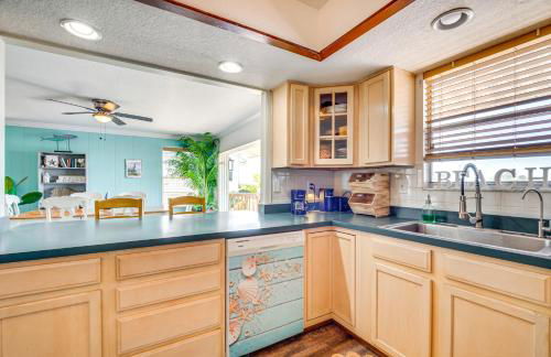 Waterfront Florida Escape with Pool and Private Dock! - Foto 11