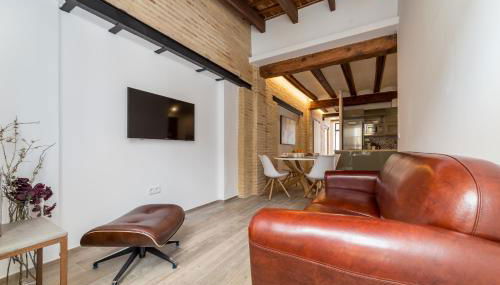 FLORIT FLATS - CATHEDRAL LUXURY TERRACE FLAT 2BR 2BA AC Wifi - Photo 2