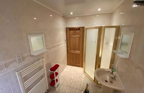 Country Cottage Sleeps 6 w/ Hot Tub & Dog-friendly - Foto 62