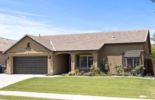 Relaxing 4BR 2BA Sleeps 8 Family Friendly - Photo 18