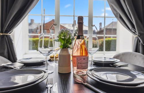 Modern and Comfortable Spacious 3 Bedroom House with Large Private Garden - Foto 7