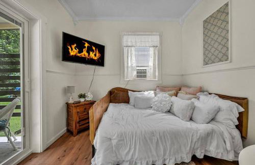 Cozy Small Studio Retreat by the River - Foto 47