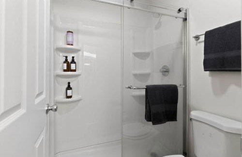 New Seasonal Comfort near USC and Riverwalk Trails - Foto 10