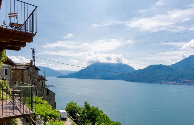 2 bedroom Apartment in Bellano with garden - Photo 28