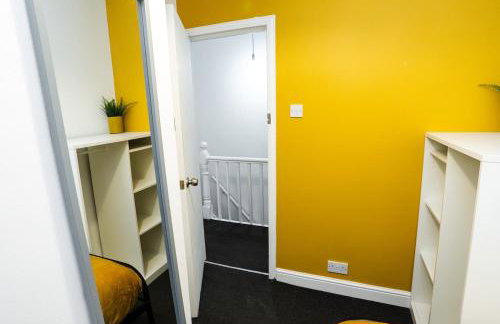 Comfy 4 Bed House near Notts City Centre - FREE Parking - Foto 26