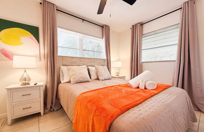 Waterfront Florida Vibes and Views - King Bed - Foto 8