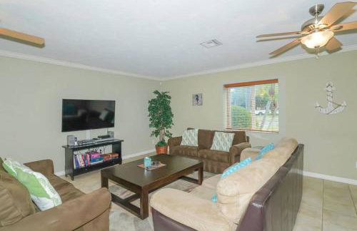Heated Pool Home - Perfect Location - Walk to Beach, Restaurants and More! - Foto 10